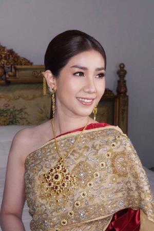 ชุดไทยเจ้าสาว ชุดไทยจักรพรรดิ์ เช่าที่แบมบี้ เวดดิ้ง ห้วยขวาง